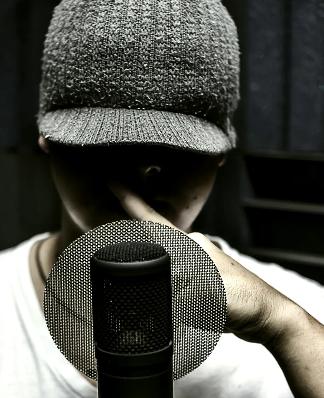 Lavalier or Boom: Choosing Microphones for Studio Dialogue